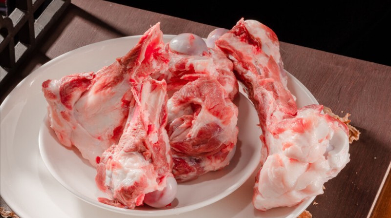 Xương ống heo sơ chế